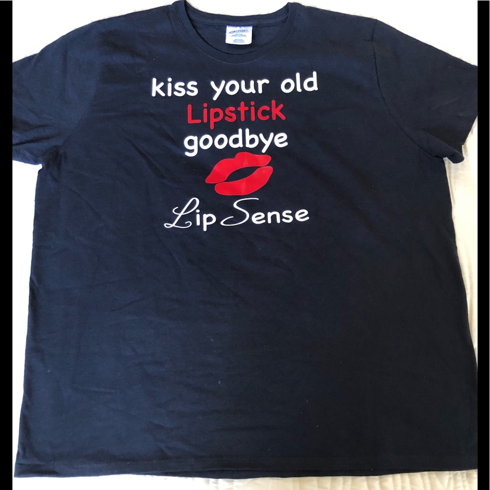 •••••••••••••NEW TEE SHIRT ••••••LIP SENSE••••••••